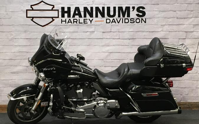 2017 Harley-Davidson Electra Glide® Ultra Classic® Vivid Black FLHTCU