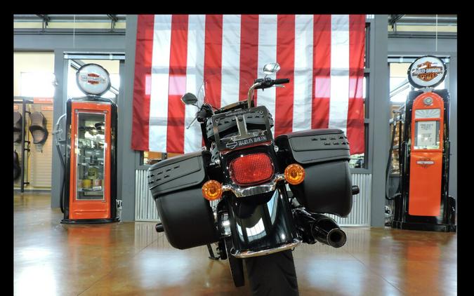 2020 Harley-Davidson FLHC Heritage Classic 107