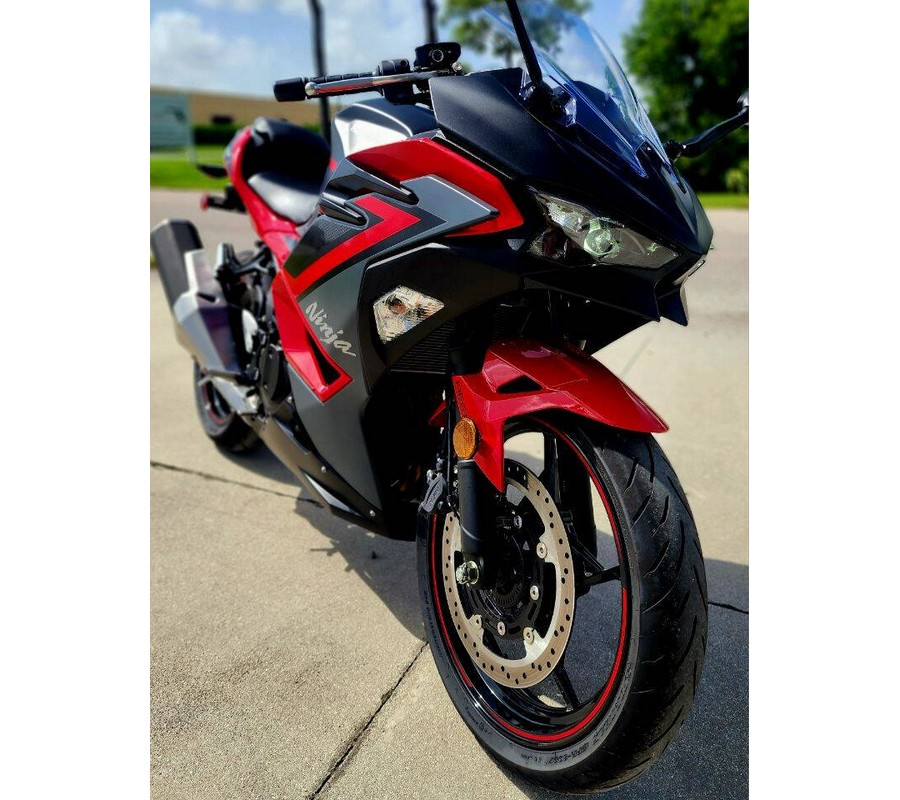 2025 Kawasaki NINJA 500 ABS