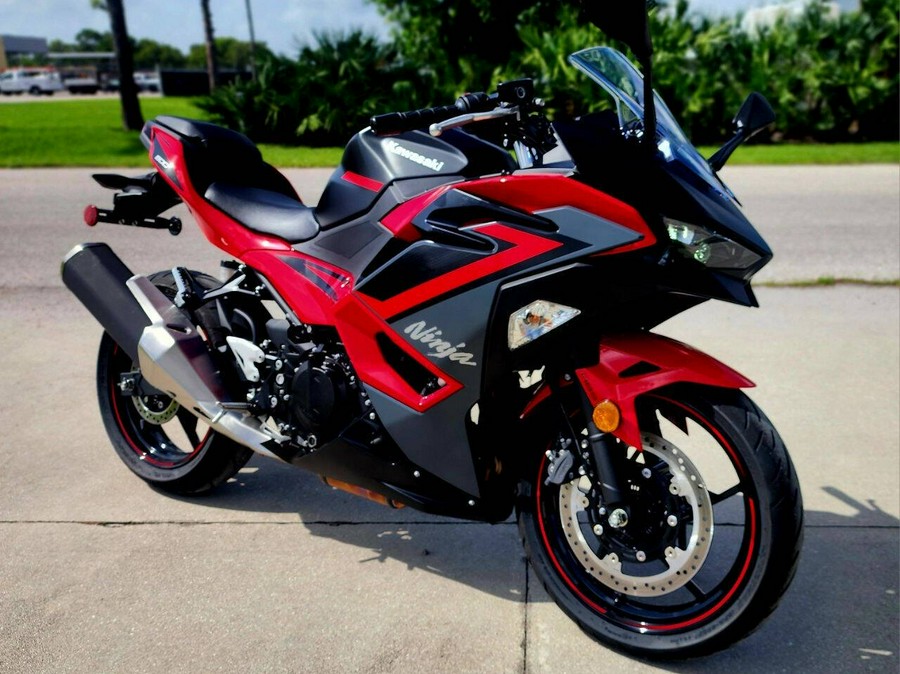 2025 Kawasaki NINJA 500 ABS