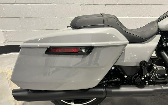 2025 Harley-Davidson® Road Glide® Billiard Gray FLTRX