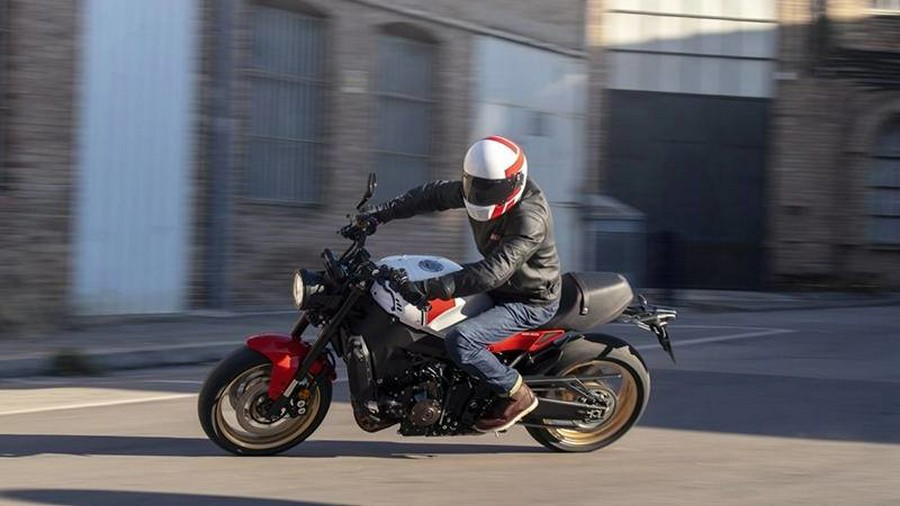 2026 Yamaha XSR900 CA