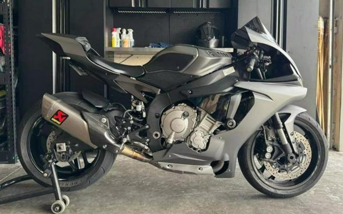 2016 Yamaha YZF-R1