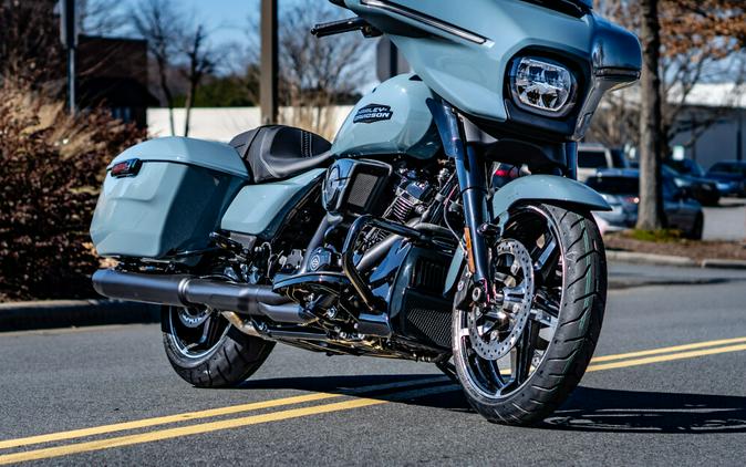 FLHX 2024 Street Glide®