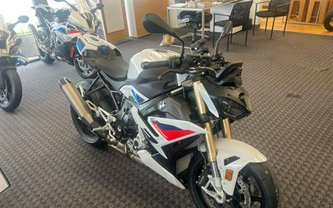2026 BMW S 1000 R