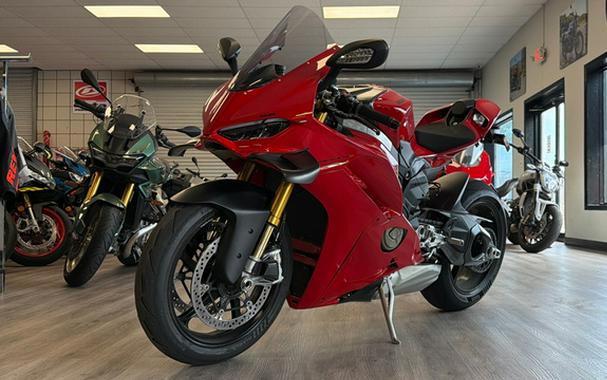 2025 Ducati Panigale V4 S