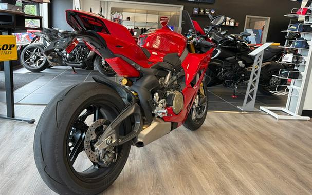 2025 Ducati Panigale V4 S