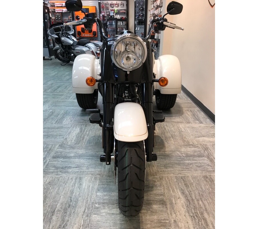 2023 Harley-Davidson Freewheeler White Sand Pearl - Black Finish FLRT