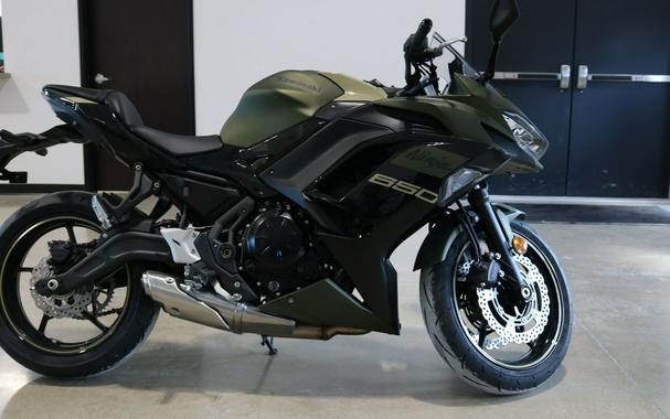 2023 Kawasaki Ninja 650 Review [14 Fast Facts]