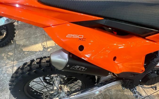 2025 KTM XC 250
