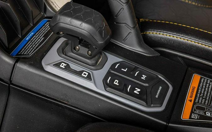 2025 Can-Am Maverick R X RS with Smart-Shox