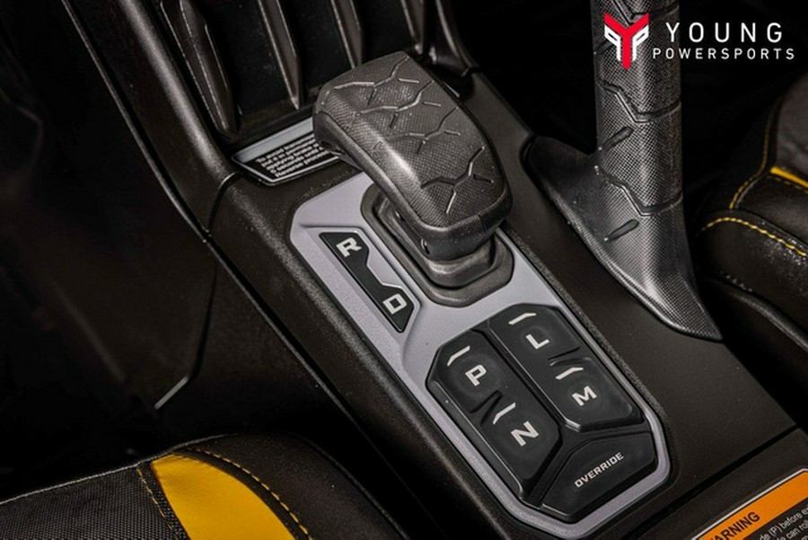 2025 Can-Am Maverick R X RS with Smart-Shox