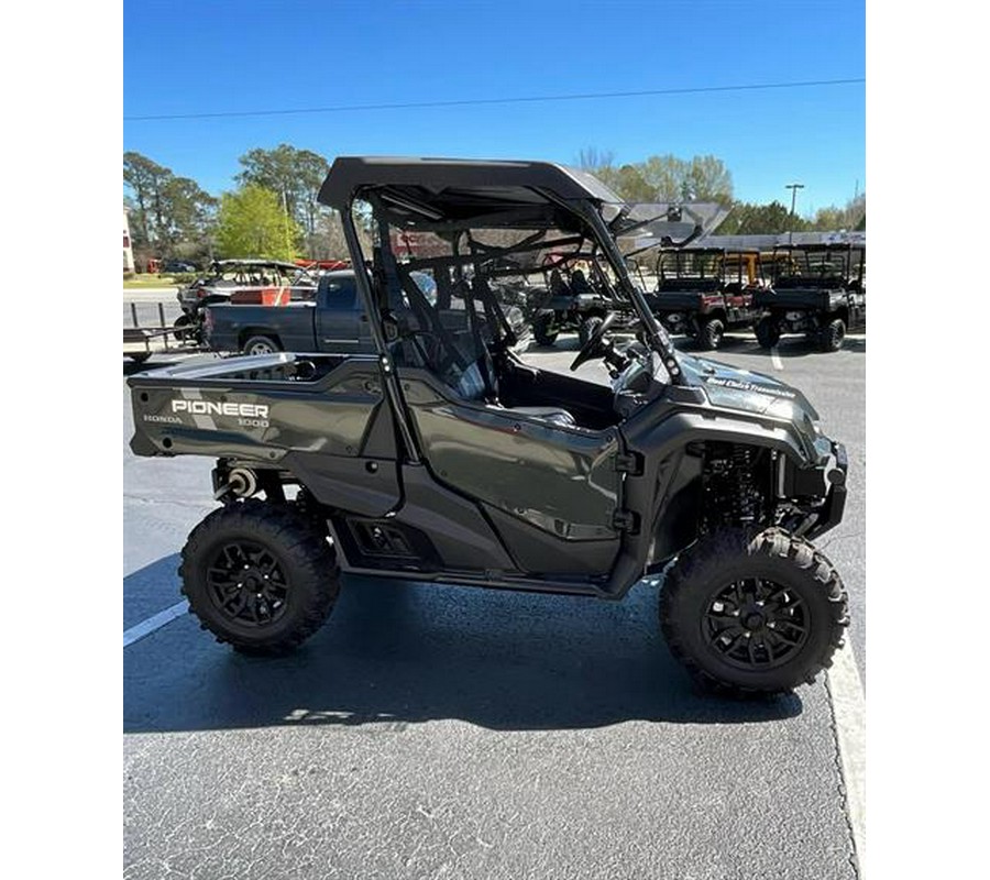 2025 Honda Pioneer 1000 Deluxe