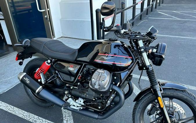 2023 Moto Guzzi V7 Special Edition