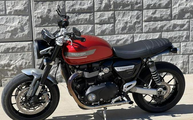 2022 Triumph Speed Twin Review (13 Fast Facts; Retro-Mod Sportbike)