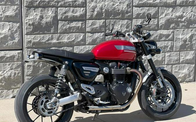 2022 Triumph Speed Twin Review (13 Fast Facts; Retro-Mod Sportbike)