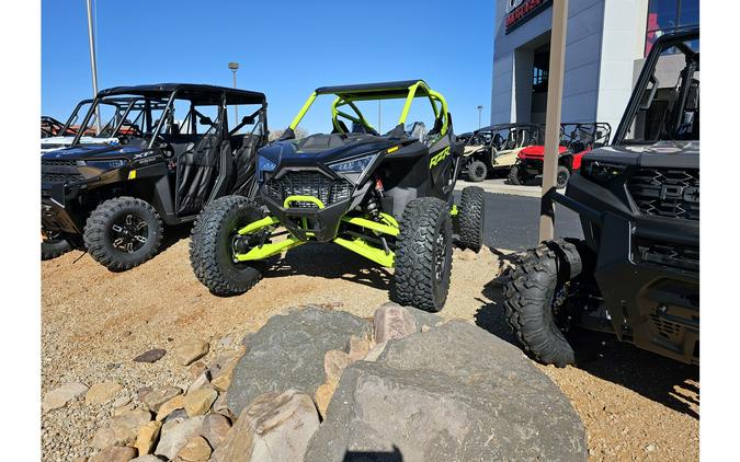 2024 Polaris Industries RZR PRO R ULTIMATE - ONYX BLACK Ultimate