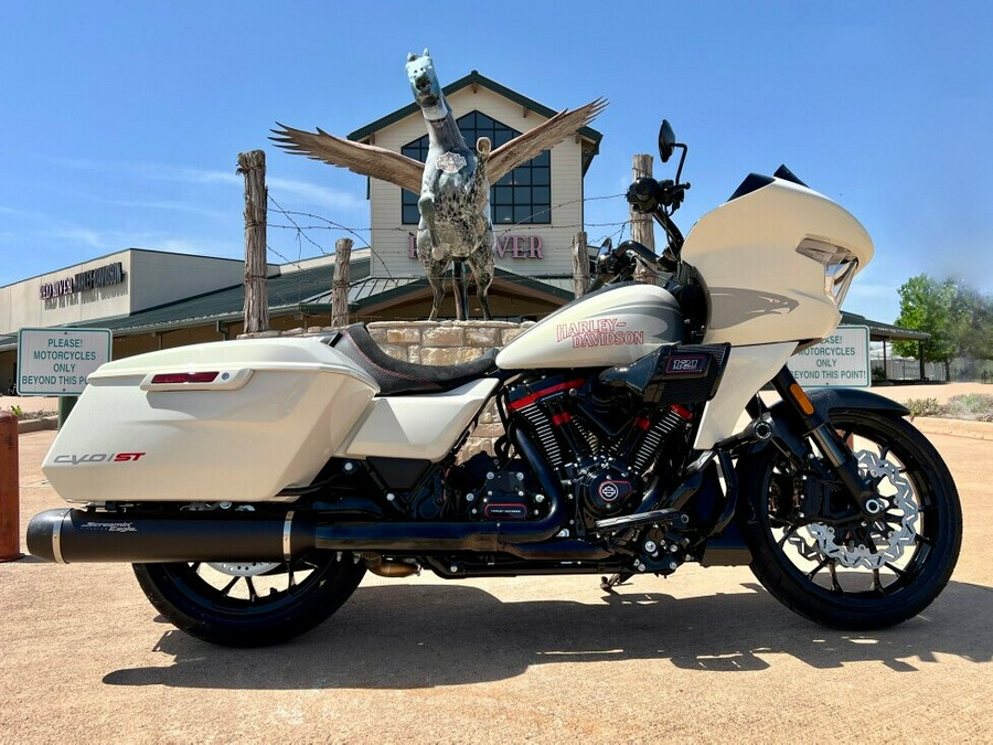 2024 Harley-Davidson CVO™ Road Glide® ST Golden White Pearl