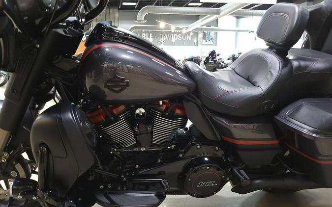 2018 Harley-Davidson® FLHXSE - CVO™ Street Glide®