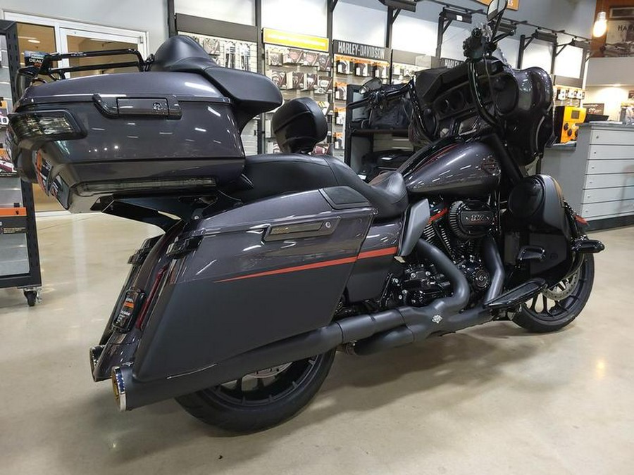 2018 Harley-Davidson® FLHXSE - CVO™ Street Glide®