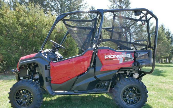 2025 Honda Pioneer 1000-5 Deluxe