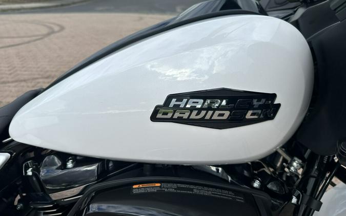 FLTRX 2025 Road Glide™