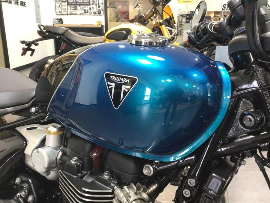 2026 Triumph Bonneville Bobber Interstellar Blue