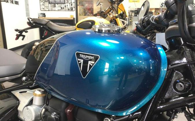 2026 Triumph Bonneville Bobber Interstellar Blue