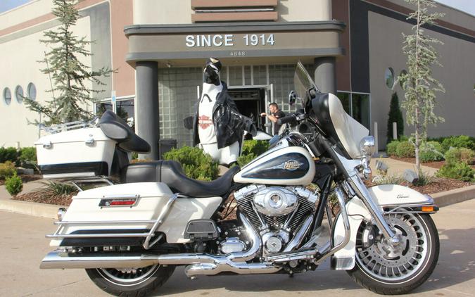 2012 Harley-Davidson 2012 Harley-Davidson Electra Glide Classic Two-Tone Birch White/Midnight Pea