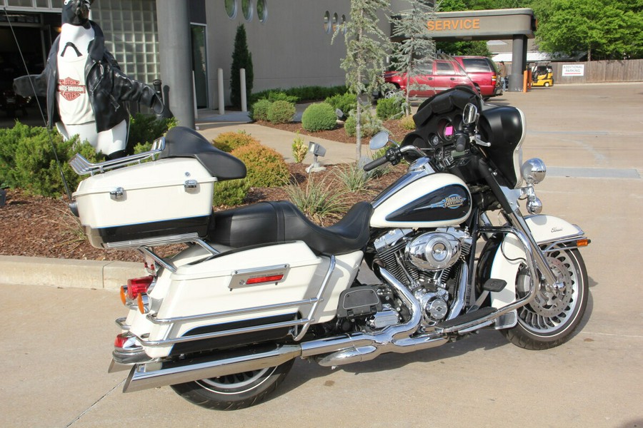 2012 Harley-Davidson 2012 Harley-Davidson Electra Glide Classic Two-Tone Birch White/Midnight Pea