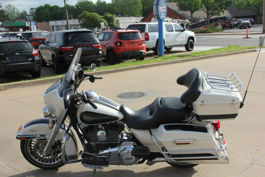 2012 Harley-Davidson 2012 Harley-Davidson Electra Glide Classic Two-Tone Birch White/Midnight Pea