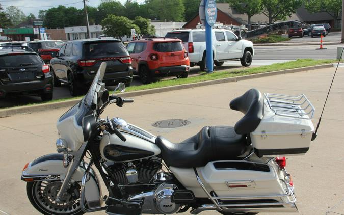 2012 Harley-Davidson 2012 Harley-Davidson Electra Glide Classic Two-Tone Birch White/Midnight Pea