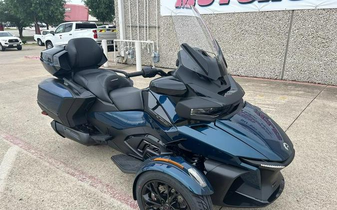 2024 Can-Am® Spyder RT Limited Dark Wheels