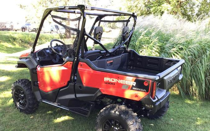 2024 Honda® Pioneer 1000 Deluxe