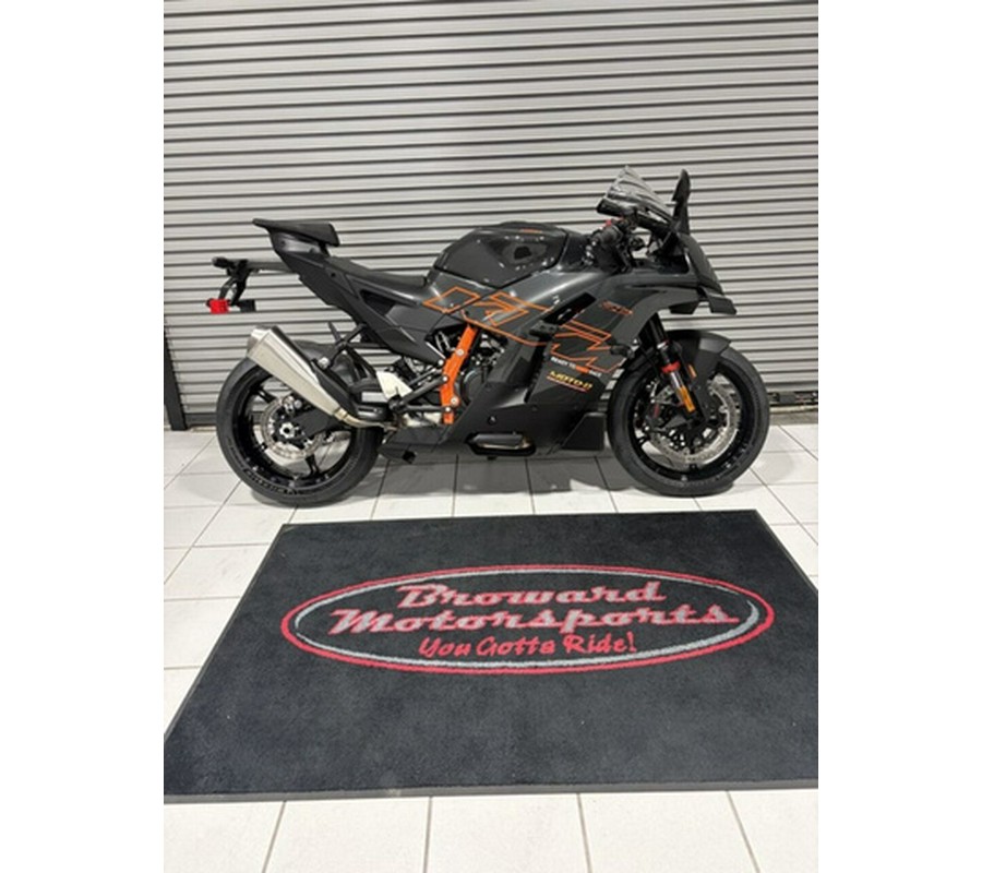 2026 KTM RC 990 R