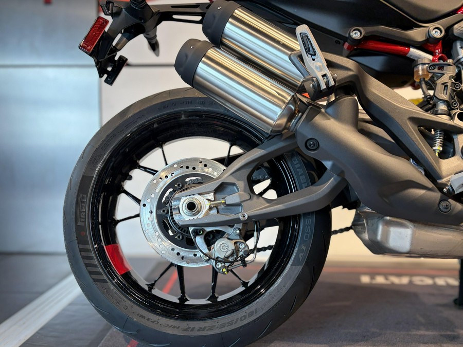 2027 Ducati MONSTER 896