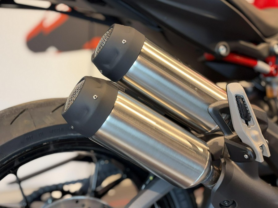2027 Ducati MONSTER 896