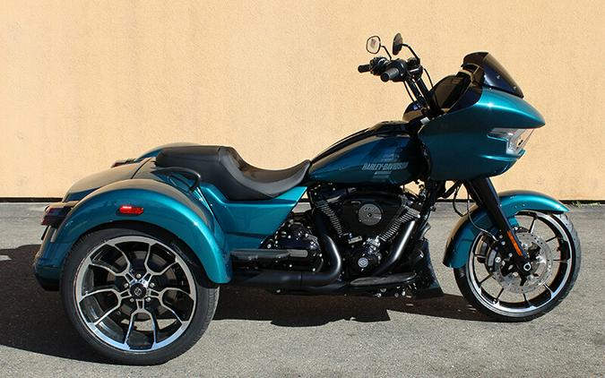 Harley-Davidson® Road Glide 3 2026 Teal Thunder