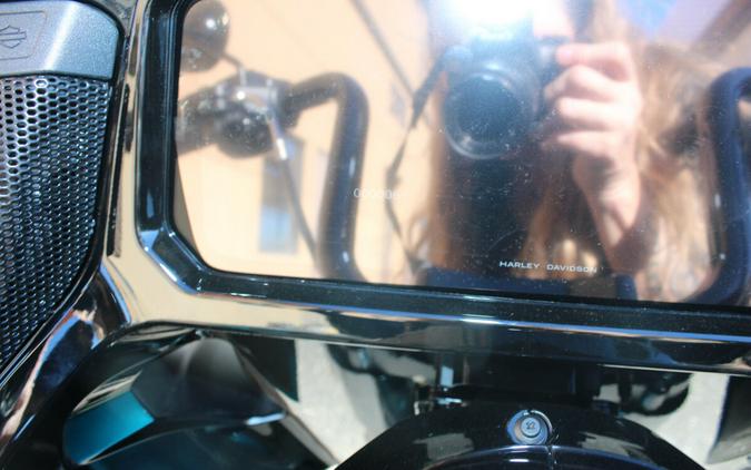 Harley-Davidson® Road Glide 3 2026 Teal Thunder