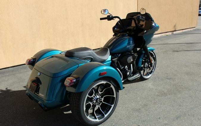Harley-Davidson® Road Glide 3 2026 Teal Thunder