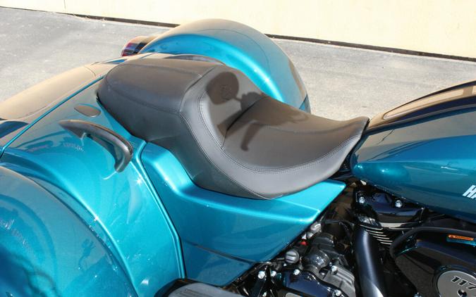 Harley-Davidson® Road Glide 3 2026 Teal Thunder