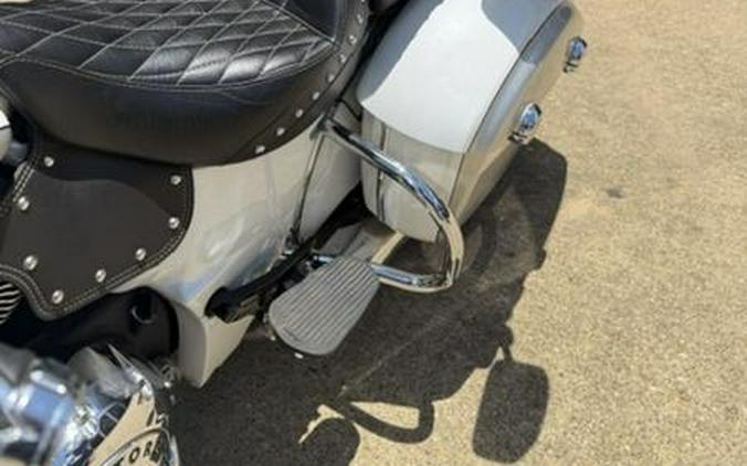 2018 Indian Motorcycle® Roadmaster® ABS Pearl White over Star Silver