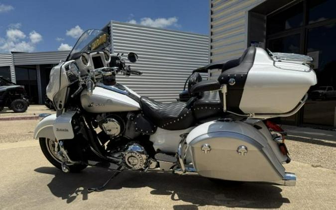 2018 Indian Motorcycle® Roadmaster® ABS Pearl White over Star Silver