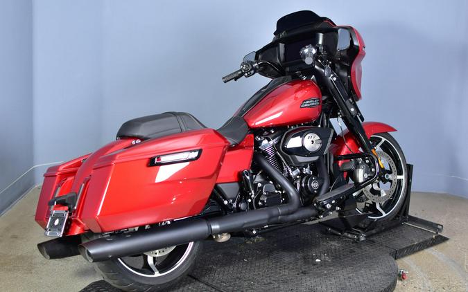 2025 Harley-Davidson Street Glide Brilliant Red