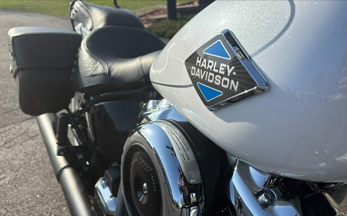 2025 Harley-Davidson Heritage Classic White Onyx Pearl - Black Finish