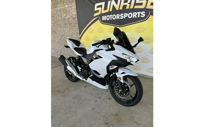 2023 Kawasaki Ninja® 400