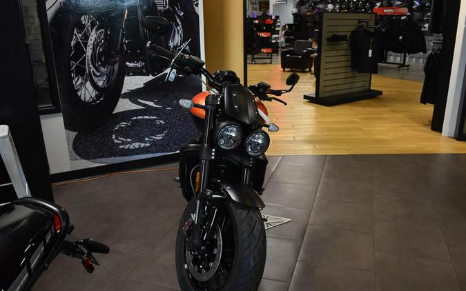 2026 Triumph Rocket 3 Storm R Satin Baja Orange/Matte Sapphire Black