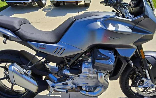 2022 Moto Guzzi V100 Mandello