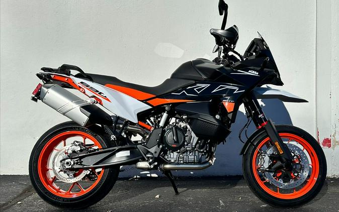 2024 KTM 890 SMT