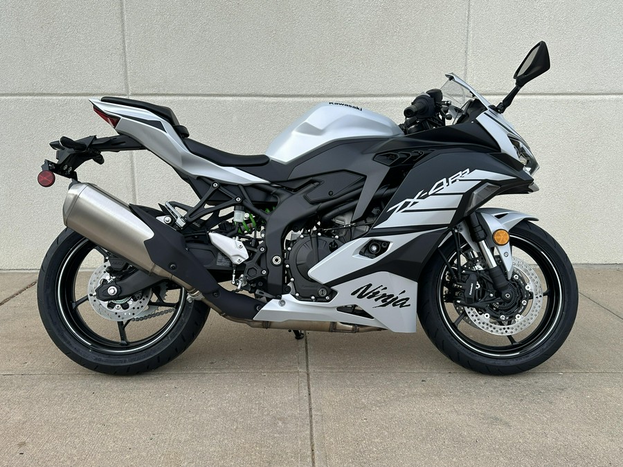 2025 Kawasaki NINJA ZX4RR ABS